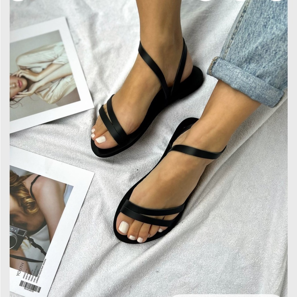 Minimalist all leather sandal